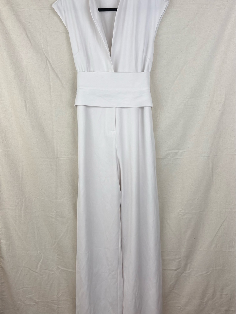 PrettyLittleThing White Deep V Wide-Leg Belted Jumpsuit size 10